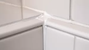 Wykończenie narożników wewnętrznych płytek